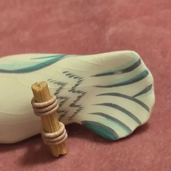 Vintage Wooden Takahashi Style Hand Painted Cockatoo Bird Pin Brooch 2.25" X .75 - Picture 11 of 12